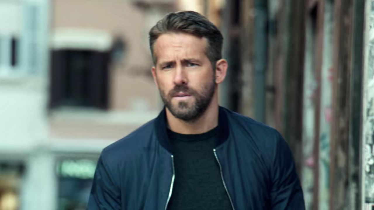 Lunette De Soleil Ryan Reynolds 6 Underground Le blouson Levi's porté par Ryan Reynolds dans 6 Underground - Cinerama