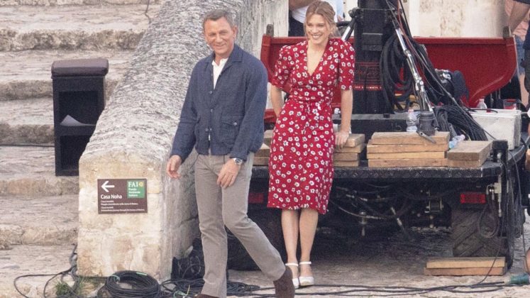Lea Seydoux James Bond Mourir Peut Attendre La robe rouge portée par Léa Seydoux dans James Bond - Mourir Peut